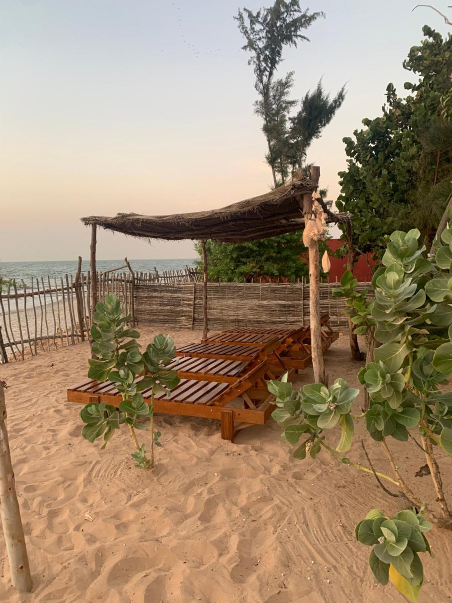 Case Beach Ngalou Sessene Exterior photo